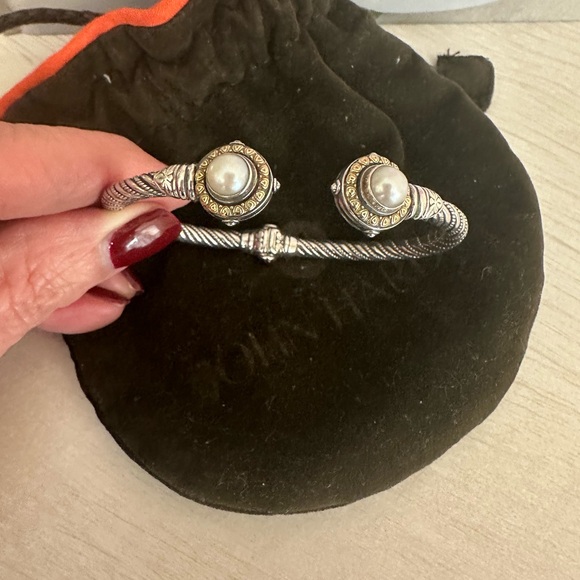 Konstantino Hermione Hinged Cuff - Picture 3 of 5